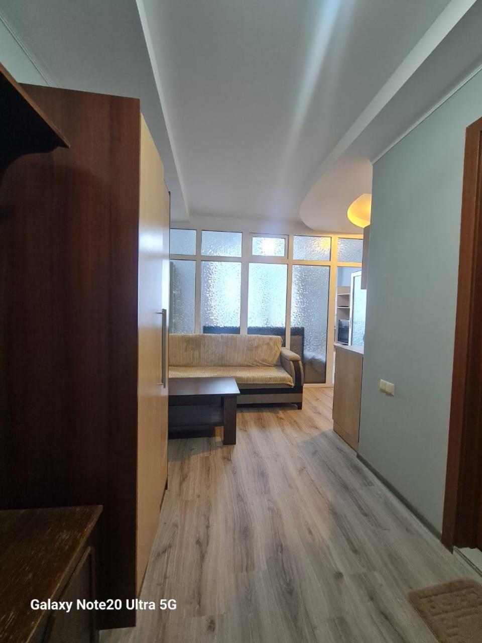 Yalcin Star Residence Apartment 300 บาทูมิ ภายนอก รูปภาพ