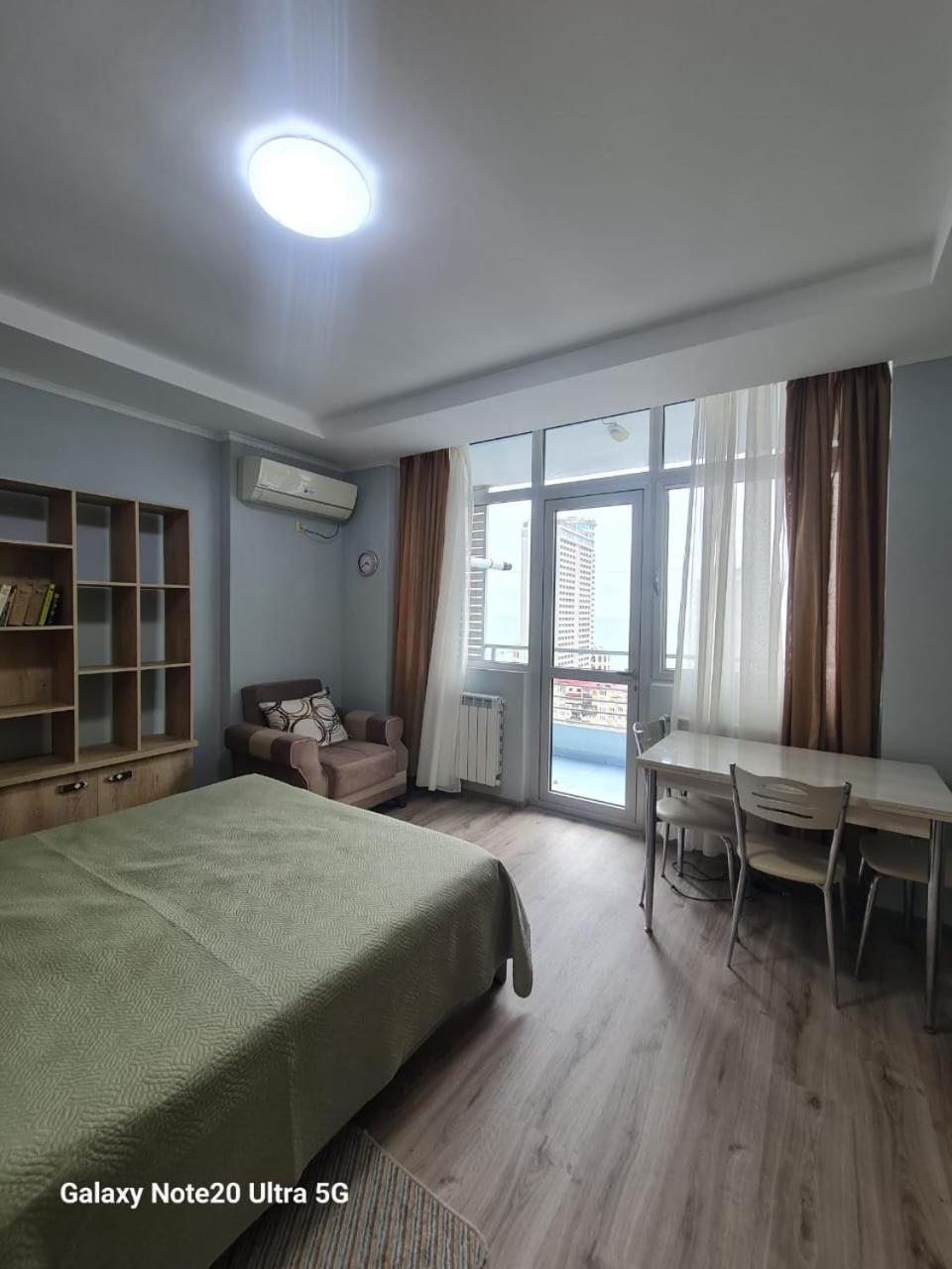 Yalcin Star Residence Apartment 300 บาทูมิ ภายนอก รูปภาพ