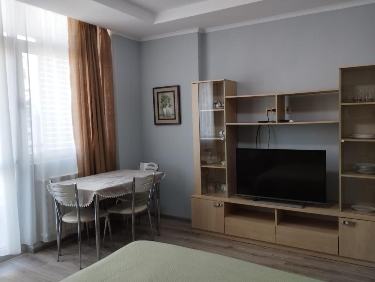 Yalcin Star Residence Apartment 300 บาทูมิ ภายนอก รูปภาพ