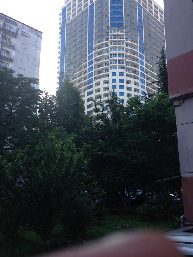 Yalcin Star Residence Apartment 300 บาทูมิ ภายนอก รูปภาพ