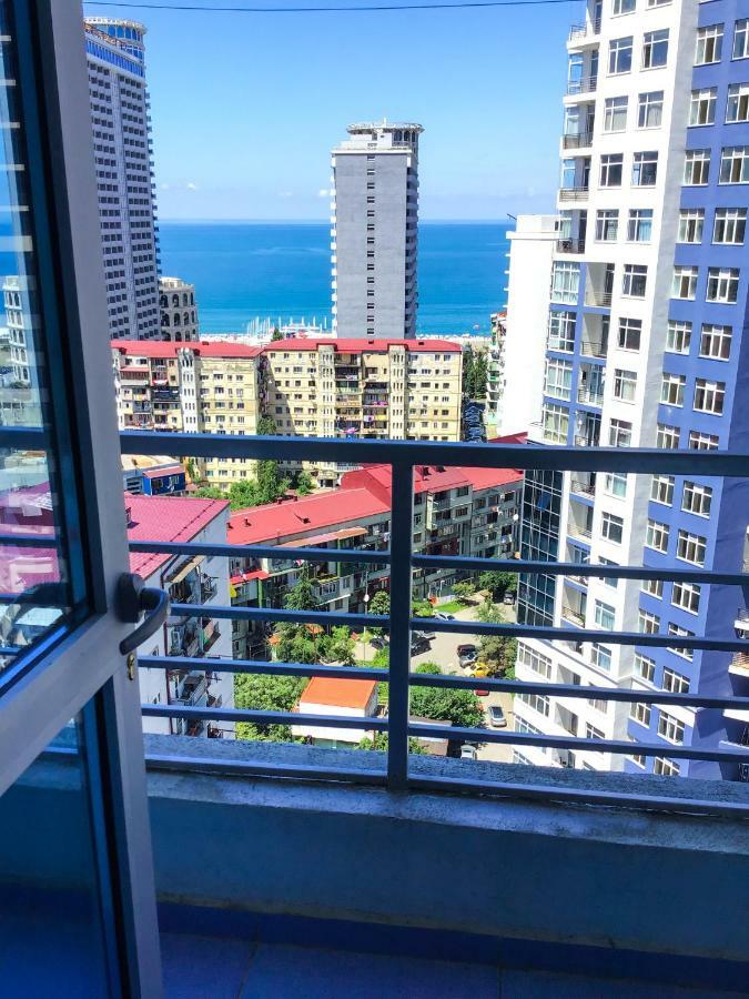 Yalcin Star Residence Apartment 300 บาทูมิ ภายนอก รูปภาพ